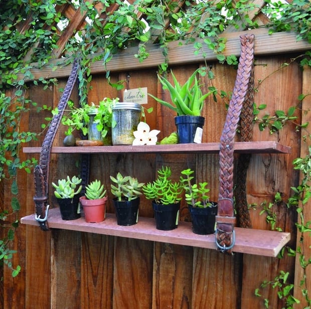 gartendeko selber basteln aus holz und gürteln