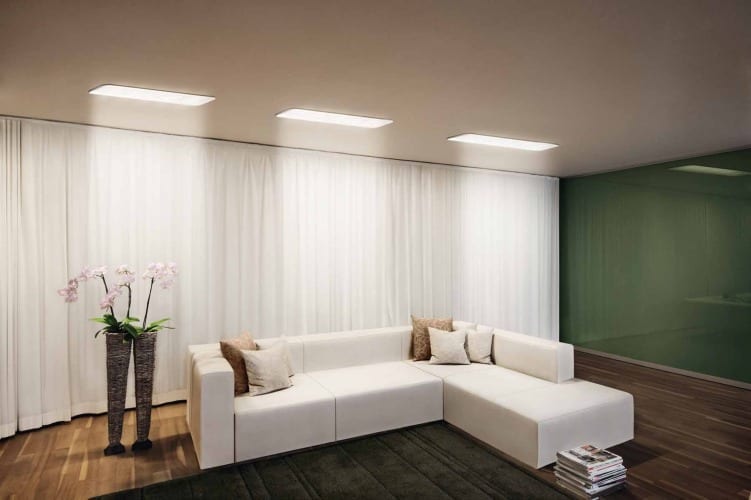 osram LED-Deckenlampe als moderne wohnidee für wohnzimmer mit wandfarbe grün und modernes ecksofa weiß
