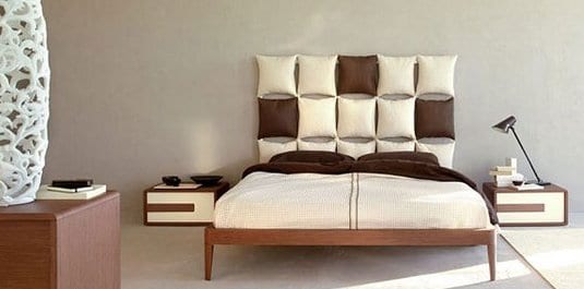 minimalistische schlafzimmer mit holzmöbeln und farbgestaltung in braum und weiß