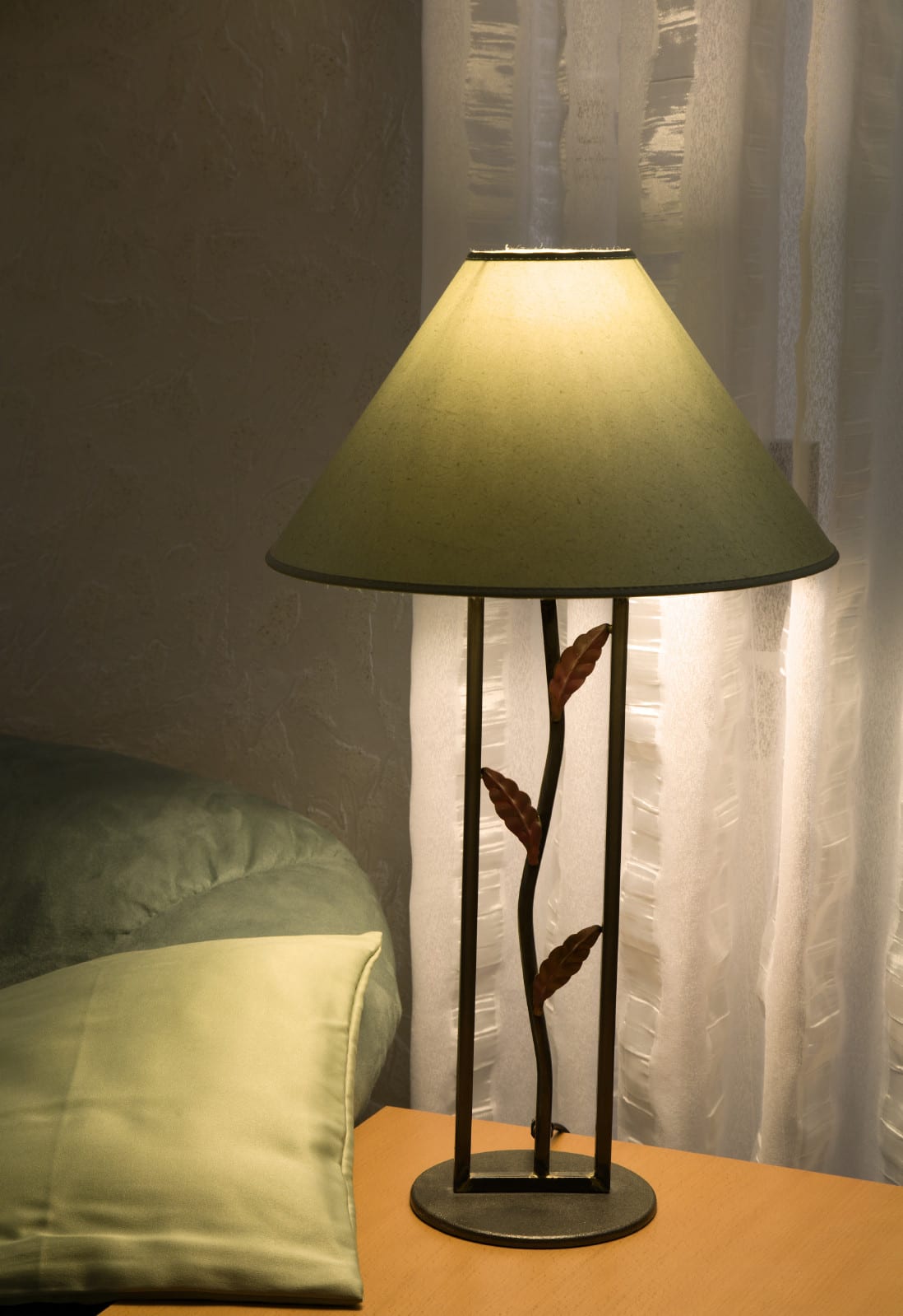 licht idee fürs wohnzimmer mit tischlampe als dezente wohnzimmerbeleuchtung
