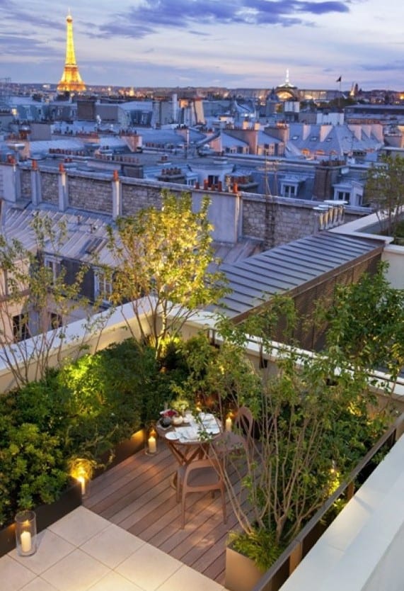 roof top design mit intensiver begrünung und holzdiele für dachgarten 